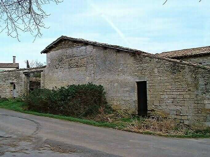 Elévation sud-ouest prise de l'ouest.