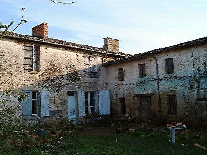 Elévation ouest du logis et nord du bâtiment sud-ouest.