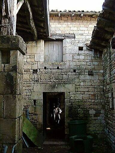 Bâtiment sud-ouest, ancien manoir (?), élévation ouest sur ancienne cour.