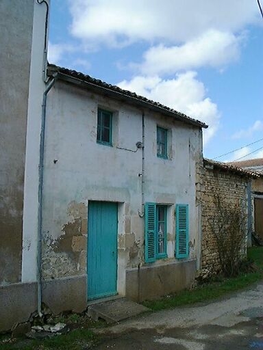 L'ancien logis, élévation antérieure est, vue prise du sud-est.