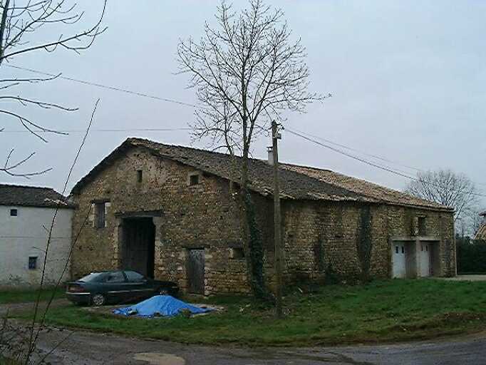 Logis et dépendances, vue prise du nord-est.