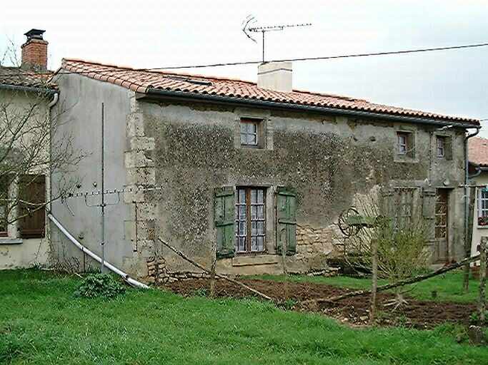 Logis, élévation antérieure, vue prise du sud-ouest.