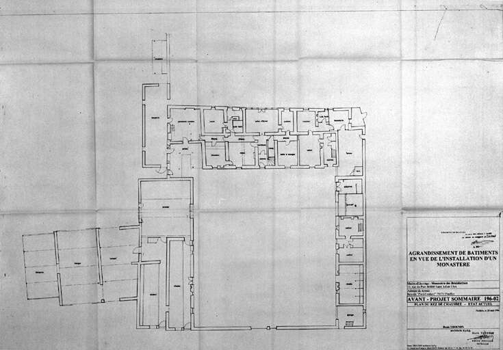 Agrandissement de bâtiments en vue de l'installation d'un monastère. Avant-projet sommaire 196-02. Plan du rez de chaussée. Etat actuel. Poitiers le 28 mai 1996, par Denis Thoumin.