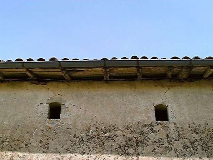 L'aile en retour d'équerre est, élévation antérieure sur cour, logement du cocher (?), comble à surcroît, détail des baies.