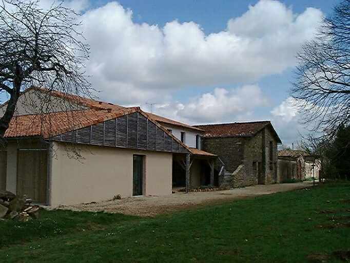 Logis et constructions du monastère, élévations sud, vue prise de l'ouest.