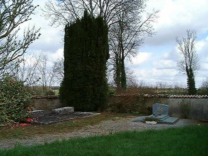 Cimetière privé protestant des familles Mougon et Marché, intérieur, vue prise du sud-ouest.