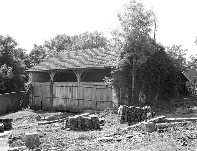 Bâtiment de stockage vu du nord.