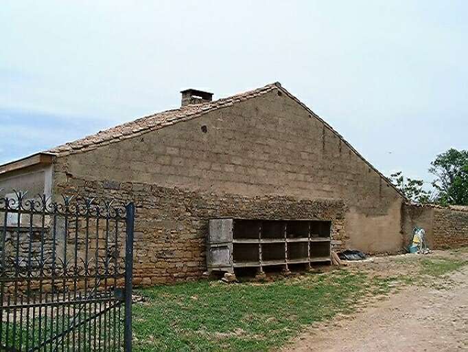 Logis et dépendances, élévation latérale droite.