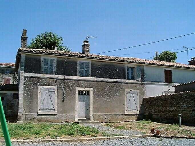 Logis daté 1861, élévation antérieure, partie gauche.