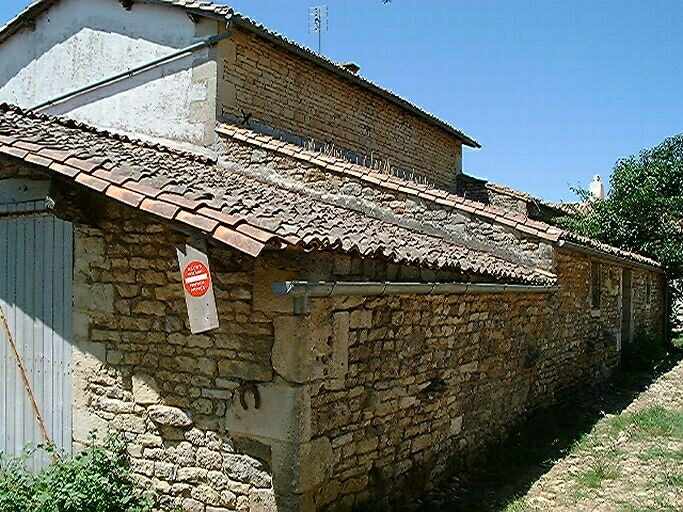 Logis, élévation postérieure, vue prise de l'est.