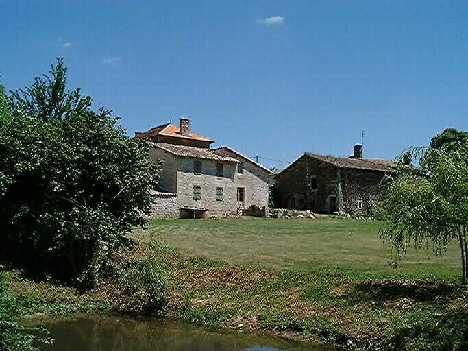 Logis, vue d'ensemble, prise du sud-ouest.