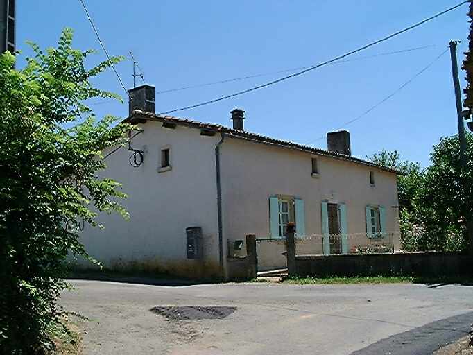 Vue du logis prise du nord.