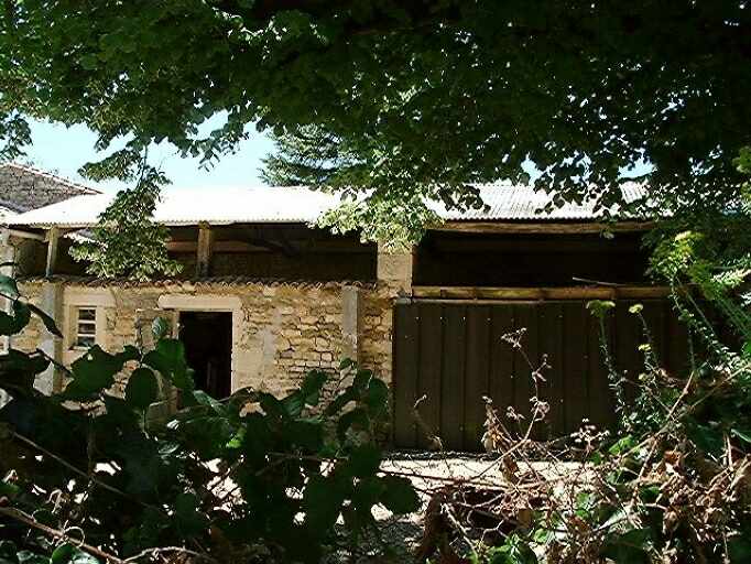 Dépendances, écurie et hangar à Argentière, vue prise de l'est.