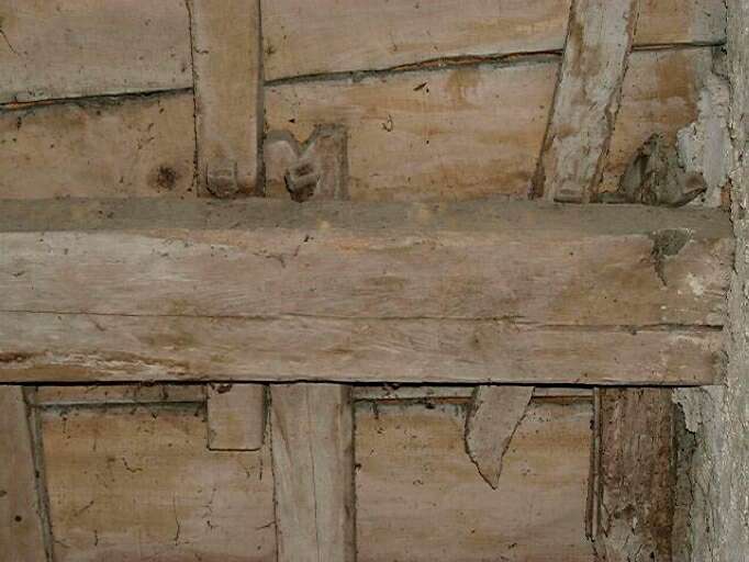 Charpente, chevilles en bois.