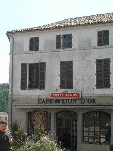 Vue générale. Elévation antérieure.