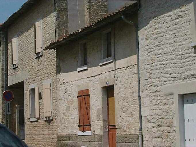 Maison, 50 rue Emile-Verdon.