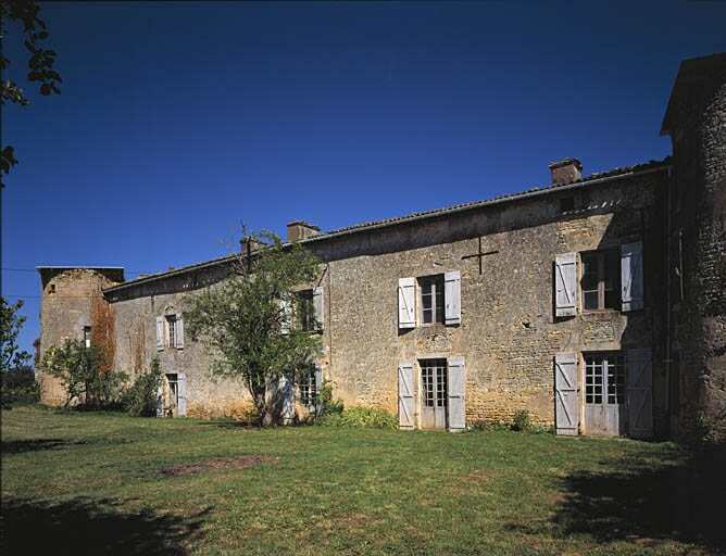 Logis, élévation postérieure, vue prise de l'est