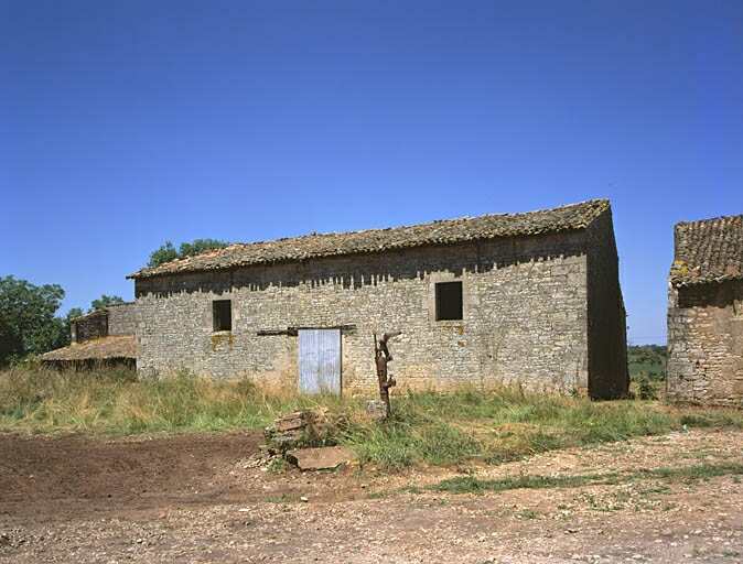 Dépendance agricole au nord-est du logis, élévation antérieure, vue prise du sud-ouest