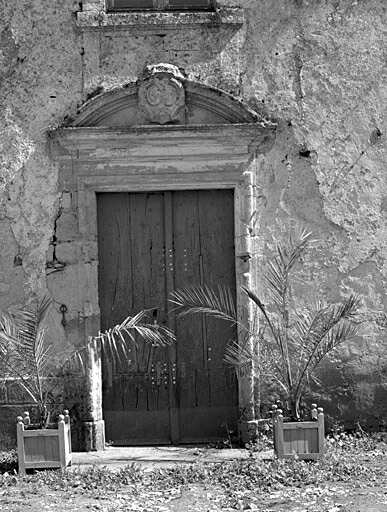 Logis, élévation antérieure, détail de la porte d'entrée