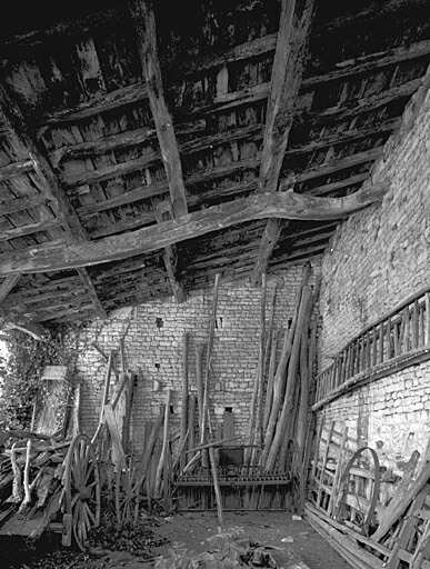 Dépendances agricoles, hangar au nord, vue prise du nord-ouest