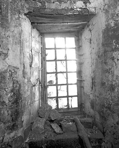 Logis, tour sud, intérieur, vue de la baie donnant sur la façade postérieure