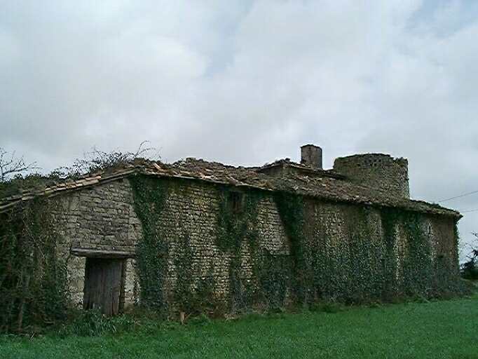 Dépendance agricole en retour d'équerre à droite du logis, élévation postérieure, vue prise du nord-ouest