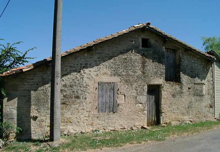 Grange datée 1760 dont le logement a été rebâti en 1863, élévation antérieure, vue prise du sud-est.