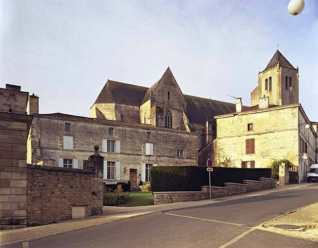 Logis prieural dit logis Saint-Gobert