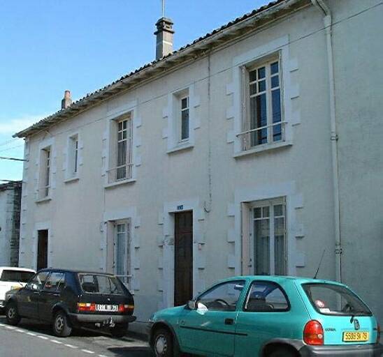 Vue générale. Elévation antérieure.