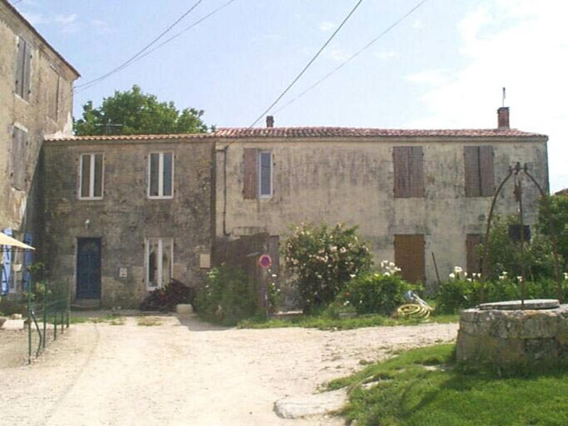 Logements secondaires à l'est, façades ouest