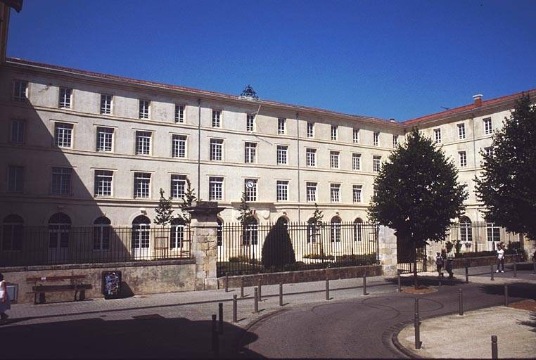 Corps de batiment principal, élévation sud.
