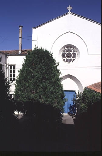 Chapelle, façade.