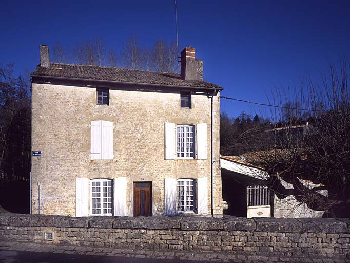 Façade au sud.