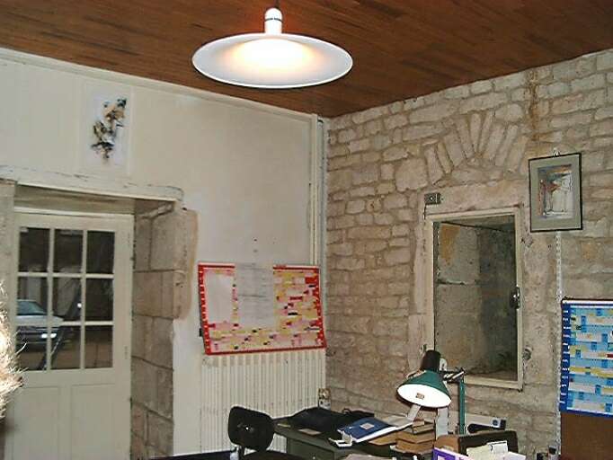 Logis, tour sud-ouest, rez-de-chaussée, angle sud-est.