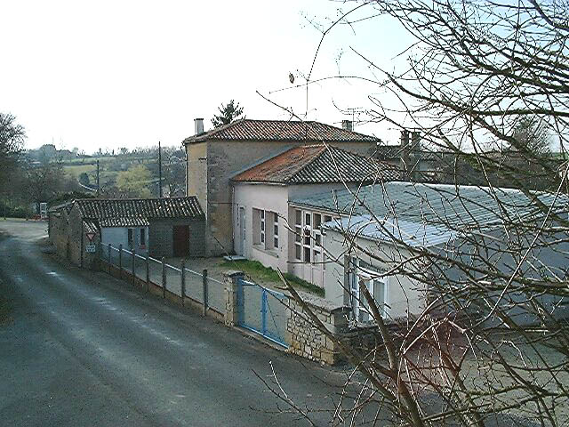 Vue d'ensemble prise depuis l'est.