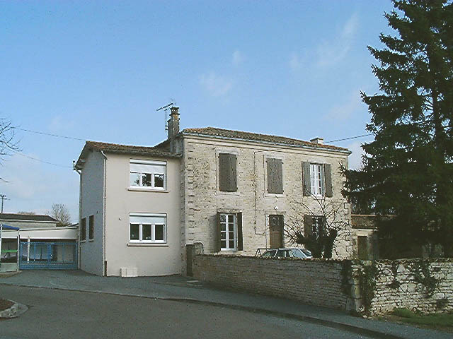 Logement, élévation antérieure, vue prise du nord-ouest.