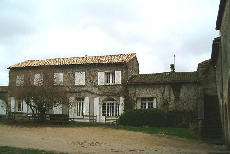 Communs à l'est de la cour, élévations ouest.