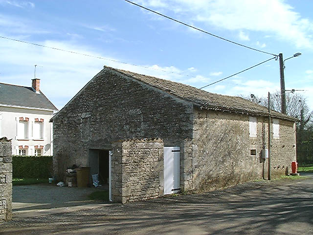 Dépendances, grange, vue prise de l'ouest.