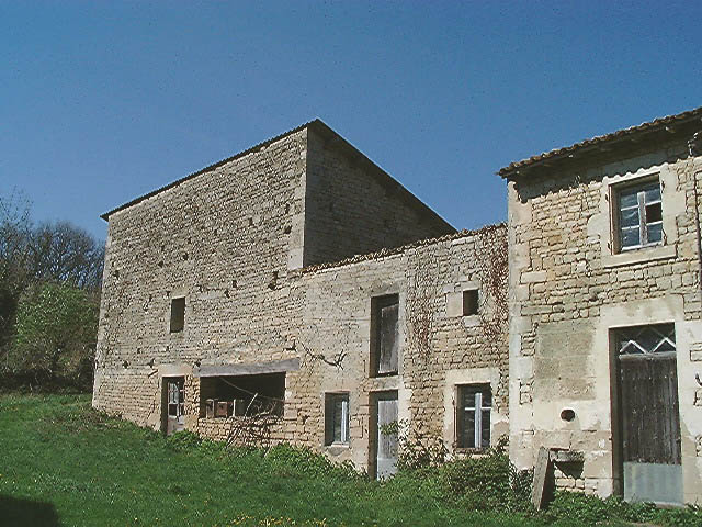 Logis et dépendances, vue d'ensemble prise du nord-est.