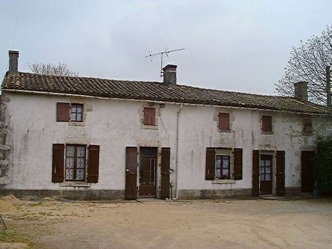 Elévations antérieures de deux logements accolés.