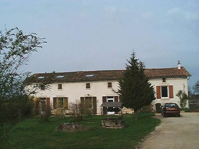 Logement de gauche, élévation antérieure, vue prise du sud-est.