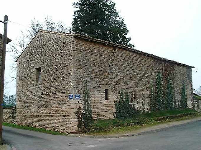 Dépendances, grange antérieure à 1822, élévations latérale droite et postérieure, vue prise de l'est.