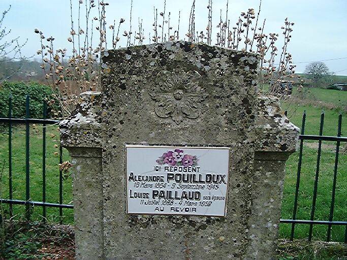 Tombeau d'Alexandre Pouilloux et de Louise Paillaud, son épouse.
