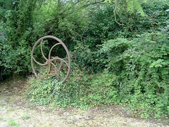 Puits. Roue à démultiplication.