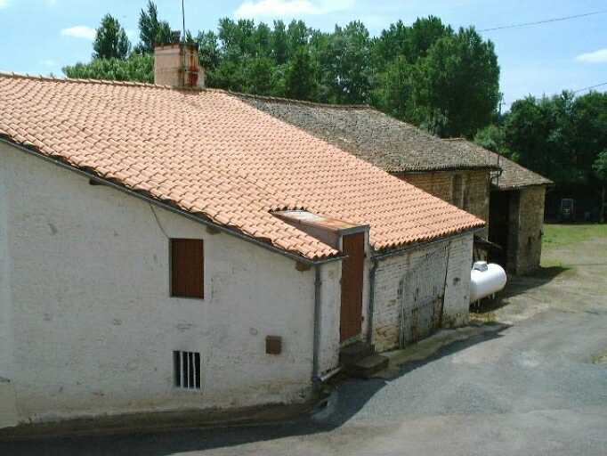 Logis, élévations latérale et postérieure.