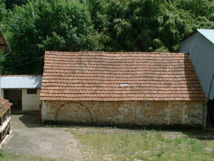 Dépendance, élévation nord, baies murées.