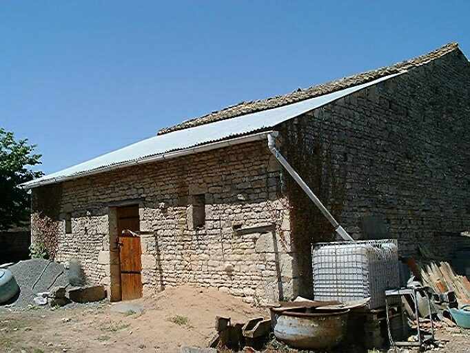 Dépendance sur la parcelle AT 172.
