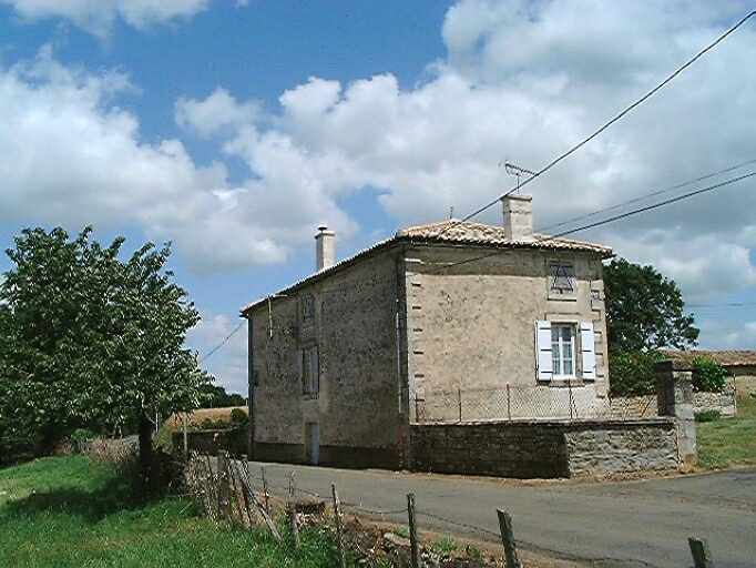 Logis, élévations postérieure et latérale gauche, vue prise du sud-ouest.