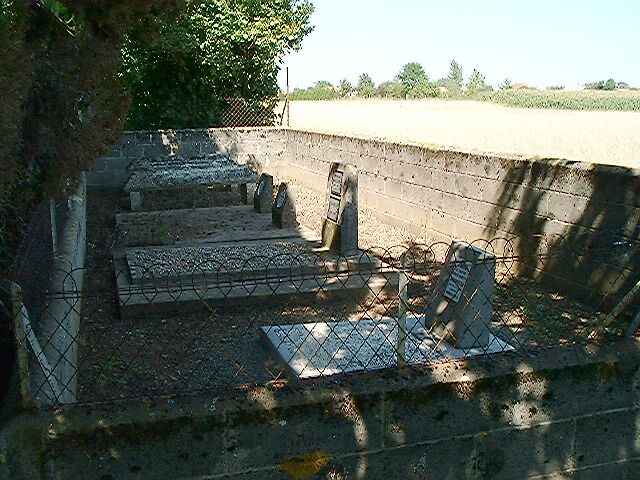Cimetière privé, vue d'ensemble.