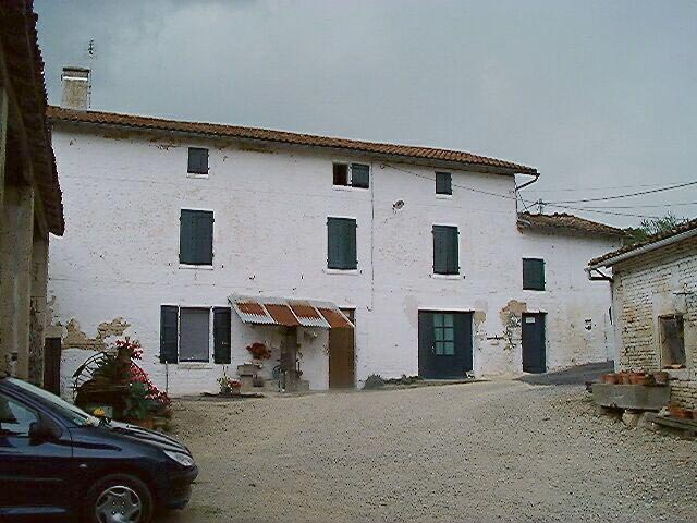 Logis, élévation antérieure, vue prise de l'est.